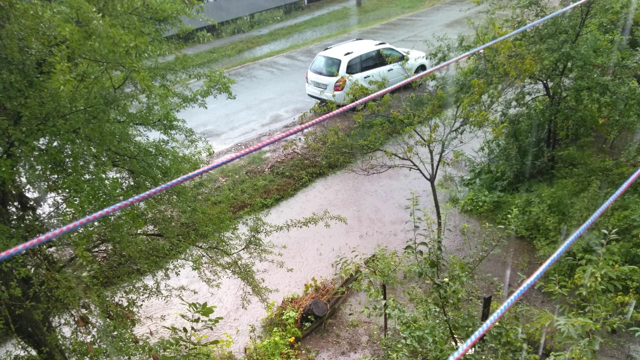 Погода апшеронск краснодарского края на 14 дней. Подтопляемые районы Апшеронска. Апшеронский район подтопление территории. Качество воды в Апшеронске. Апшеронск улицы которые затопило.