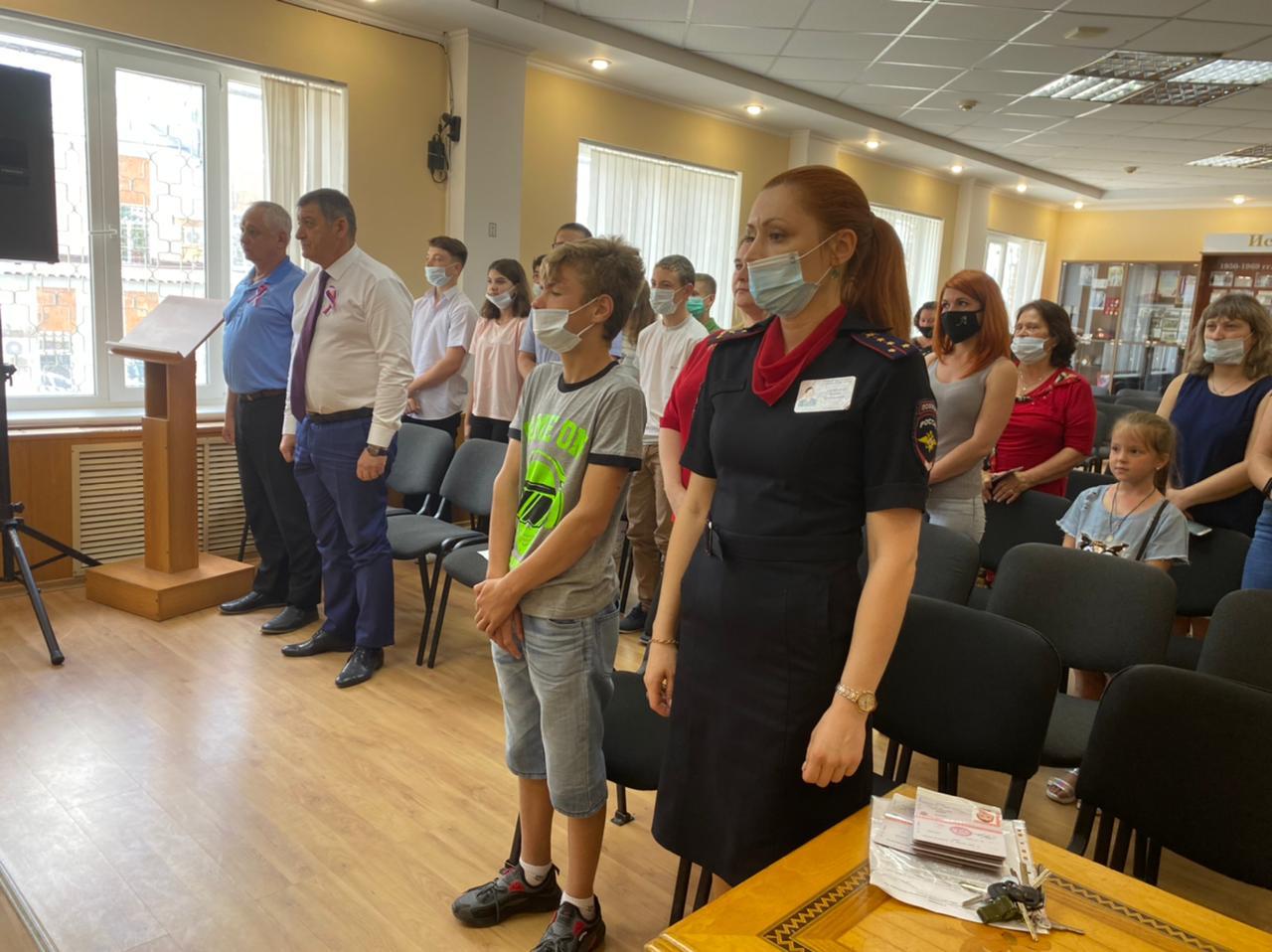 Девять 14-летних жителей Апшеронского района получили паспорта | 12.06.2021  | Апшеронск - БезФормата