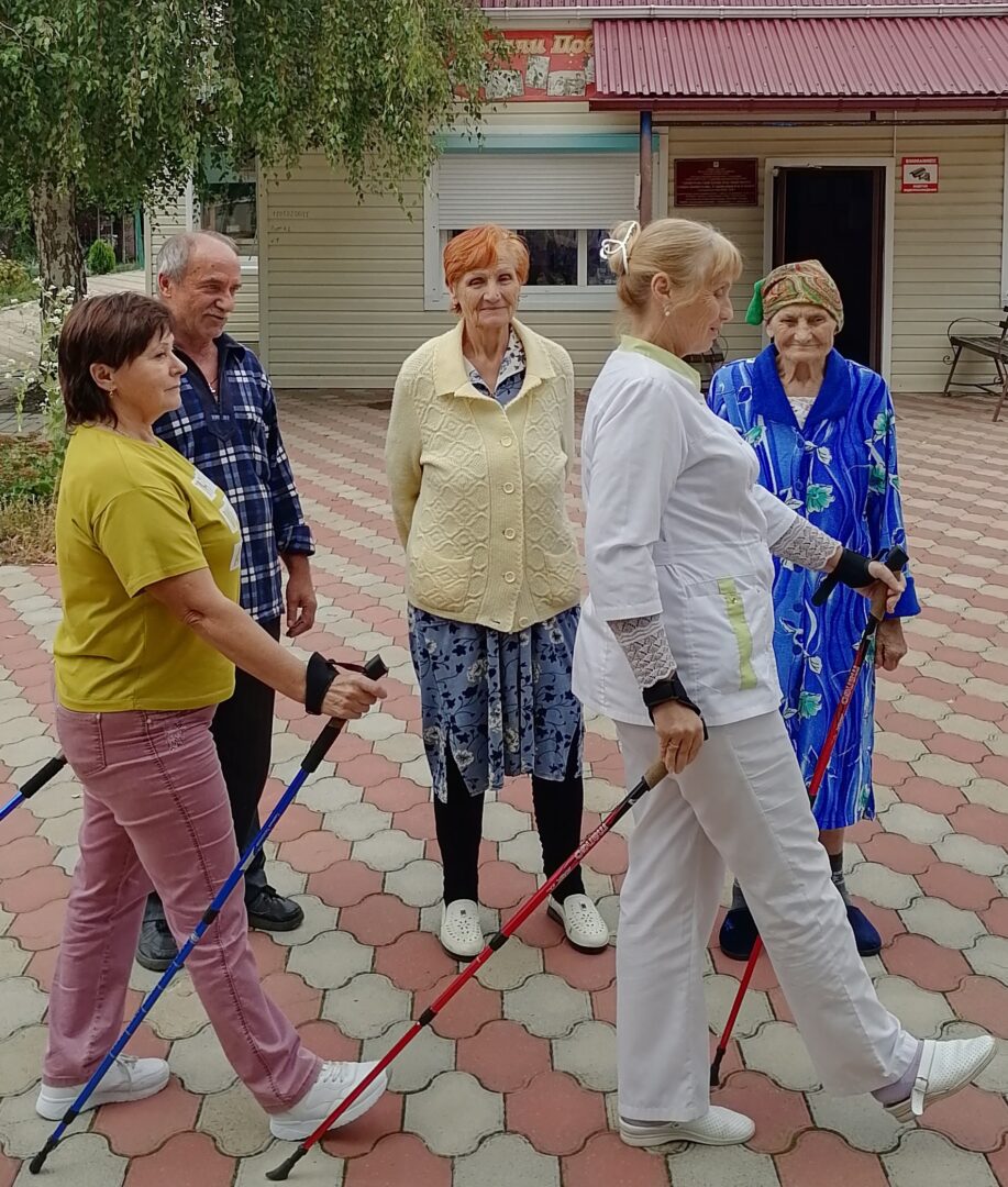 В Апшеронском комплексном центре социального обслуживания населения прошли  мероприятия ко Дню пожилого человека | 30.09.2022 | Апшеронск - БезФормата