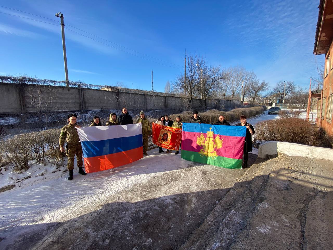 Из Апшеронского района доставили гуманитарную помощь детям Луганска |  18.02.2023 | Апшеронск - БезФормата