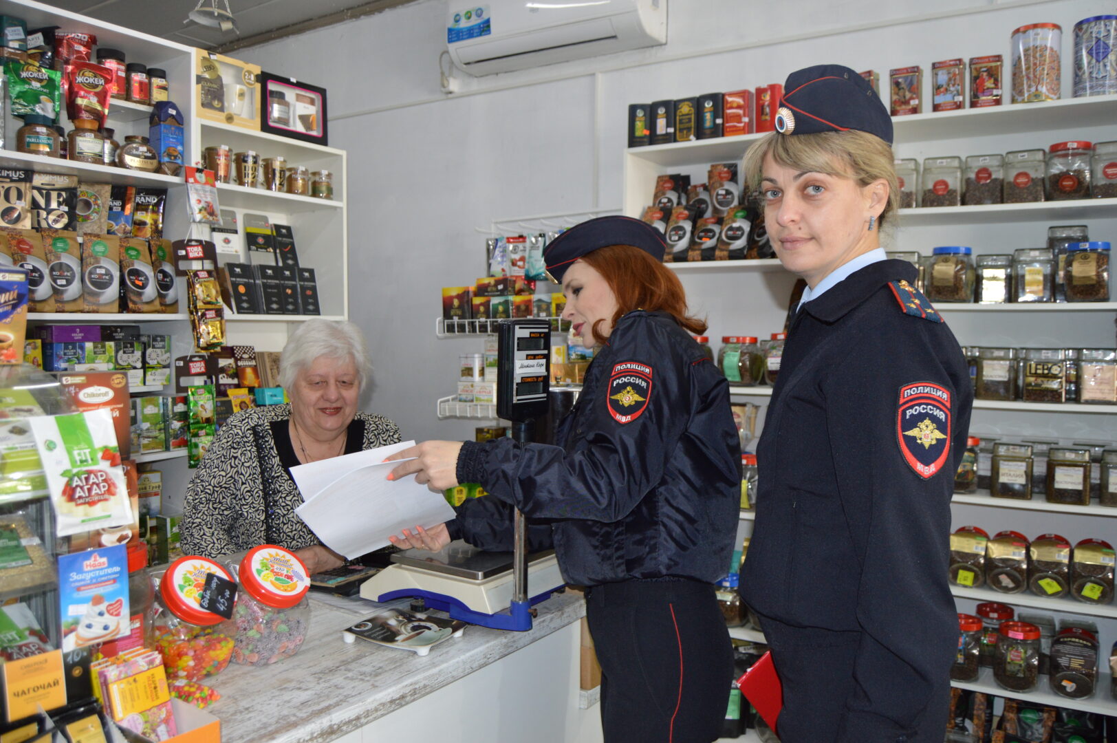 Апшеронские полицейские проводят мероприятия по профилактике и пресечению  дистанционных мошенничеств | 13.05.2023 | Апшеронск - БезФормата