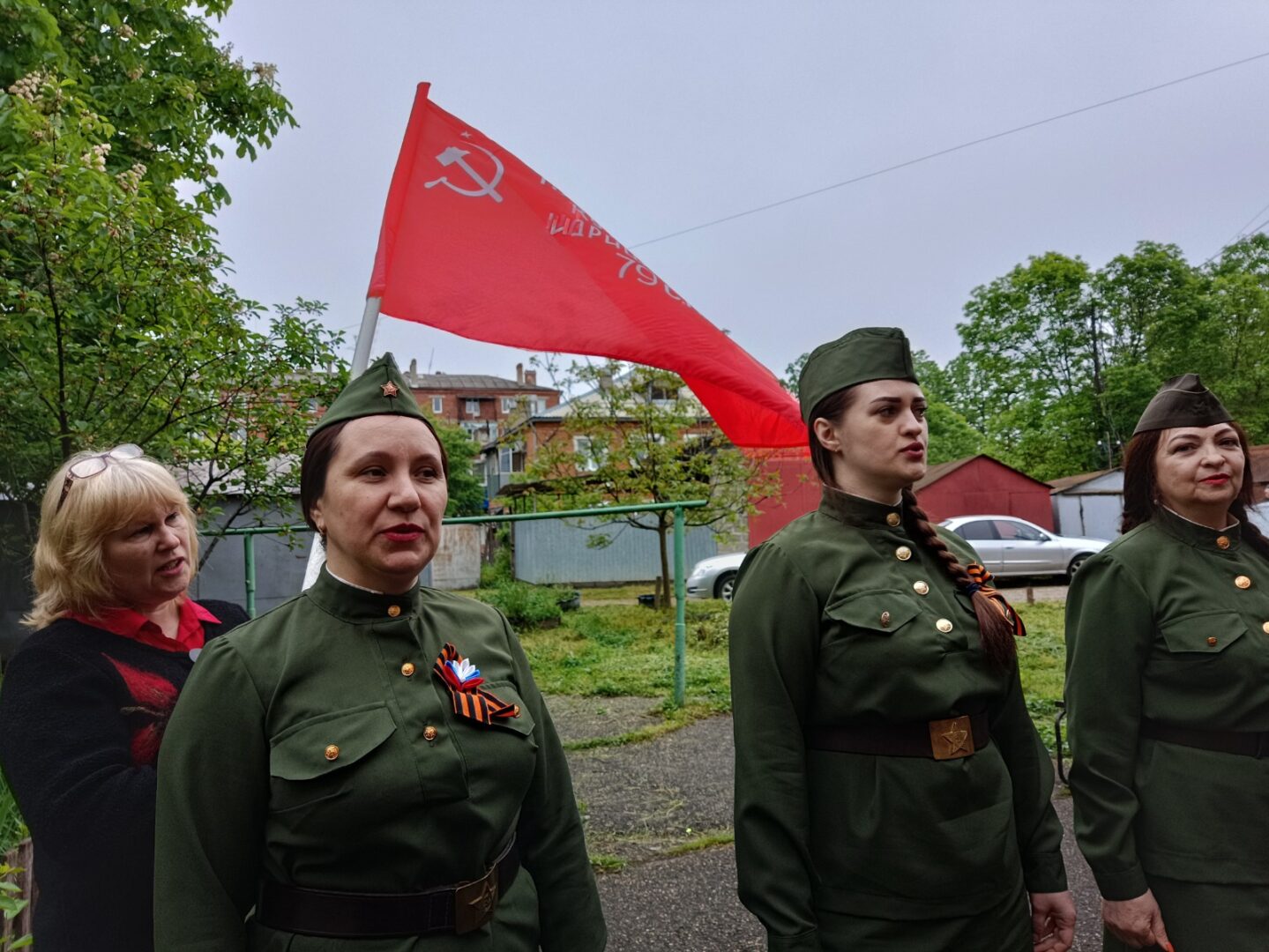 Ветеранов войны поздравляют на дому | 08.05.2023 | Апшеронск - БезФормата