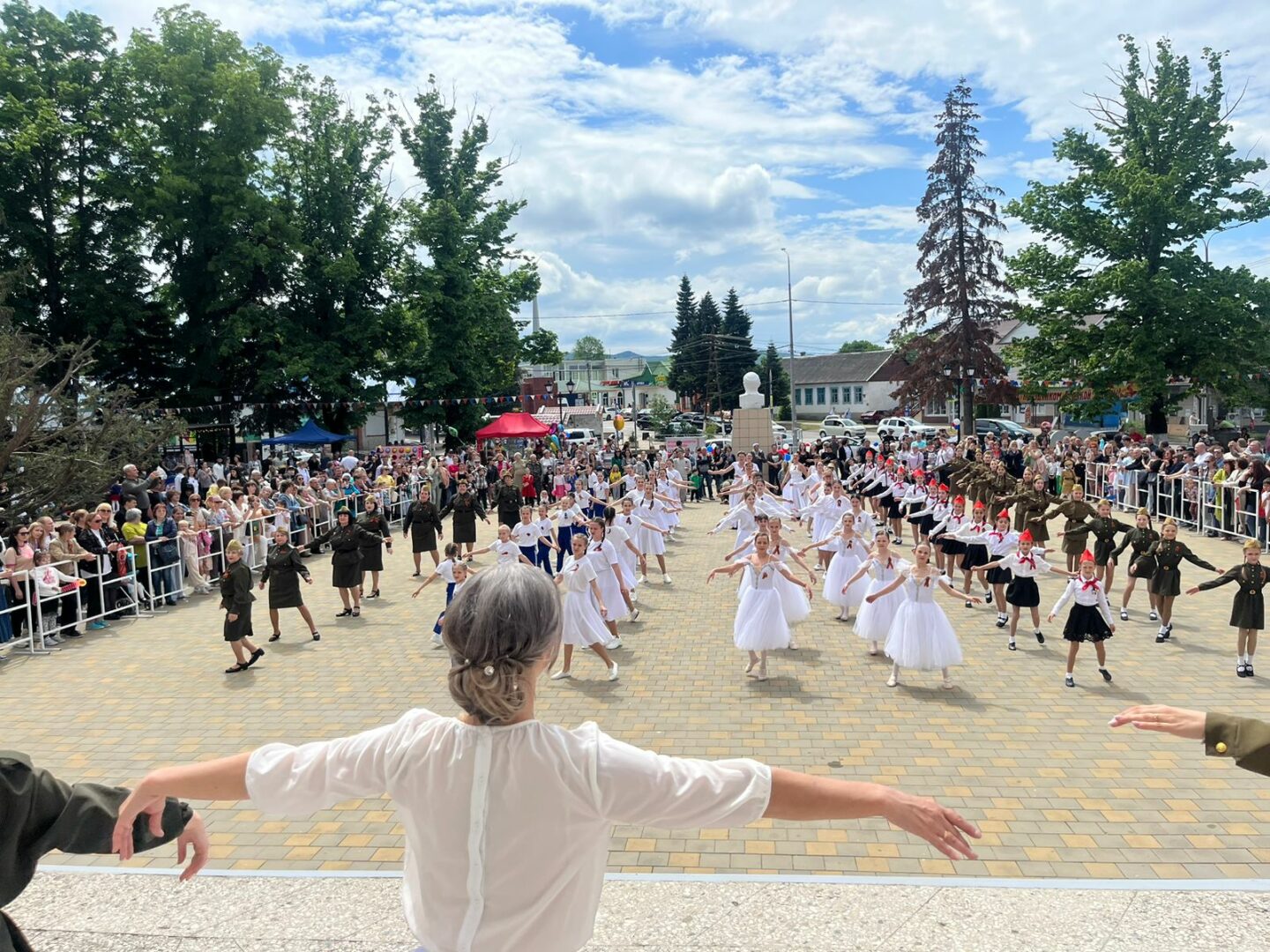 Сегодня для жителей и гостей города Хадыженска на площади Дома культуры  прошли праздничные мероприятия | 09.05.2024 | Апшеронск - БезФормата