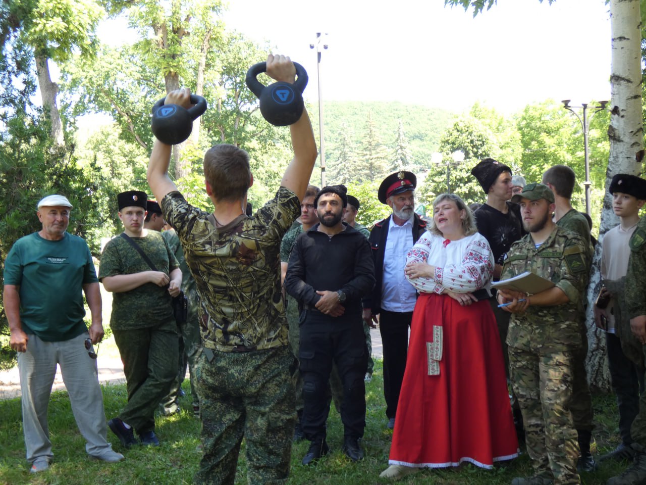 Казаки Апшеронского районного казачьего общества стали участниками ХХХIII  Межрегионального фестиваля-конкурса казачьей культуры | 17.06.2024 |  Апшеронск - БезФормата